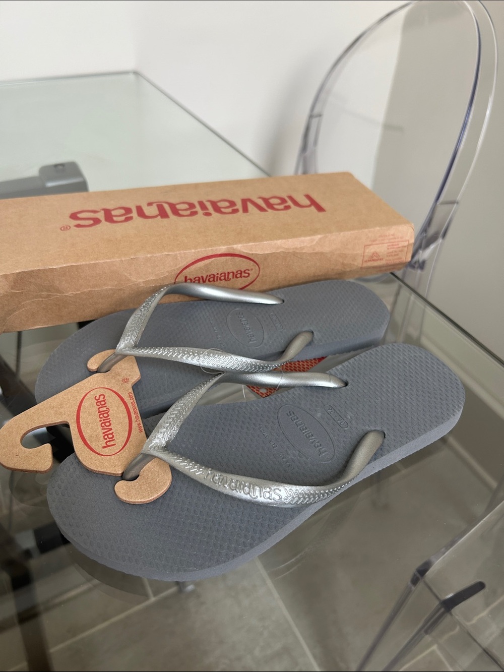 NWT Havaianas Slim Flip Flop in Silver Grey (Discontinued)